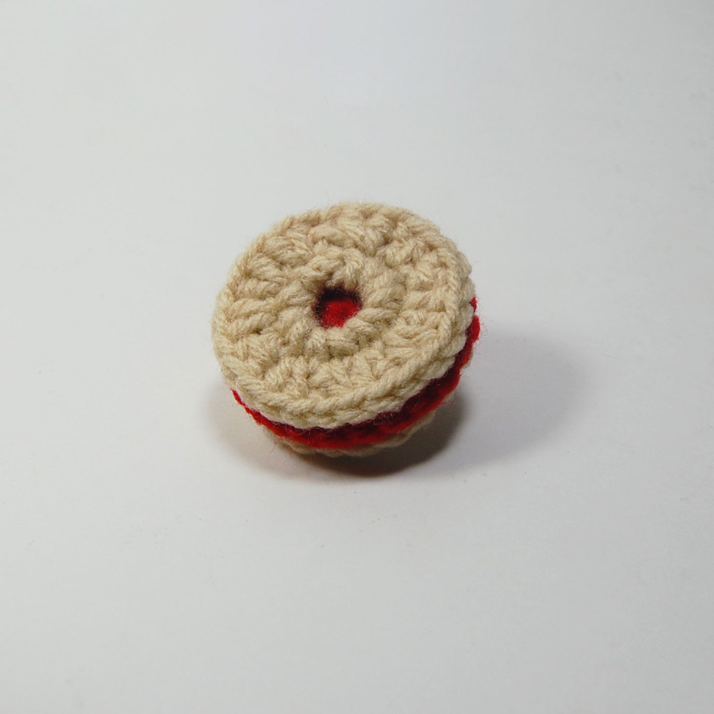 single jam cookie made of yarn