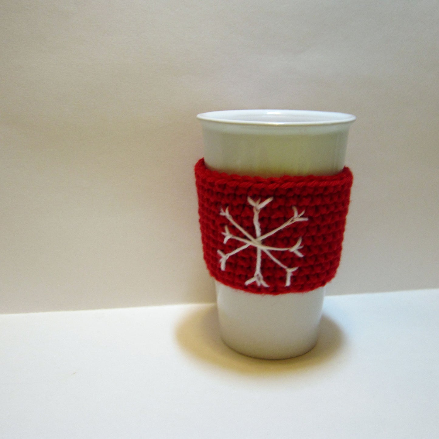 Snowflake Mug Cozy in Red