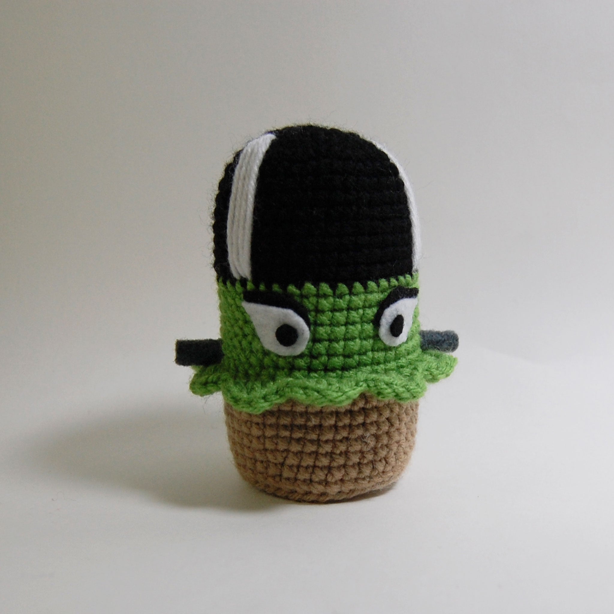 Frank n Bride Cupcake Pattern